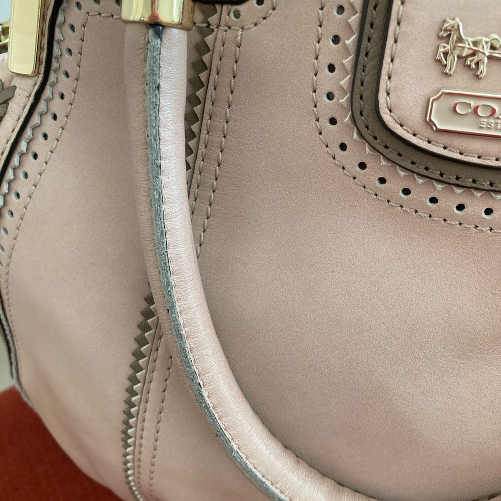Coach Purse.Like New.Exelent condition. - Picture 10 of 10